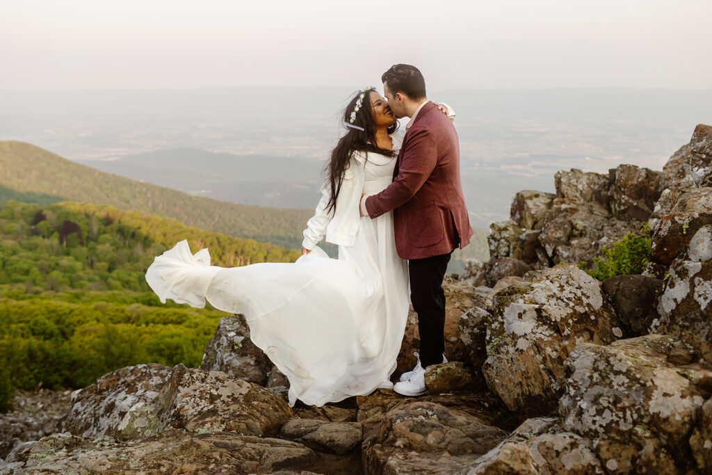 sheandoah national park elopement on a beautiful cliff