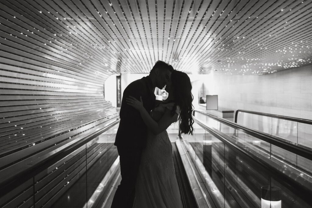 the wedding couple black and white photo kissing in Washington DC