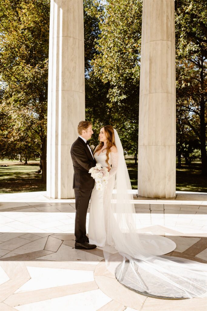 bride and groom at the dc war memorial