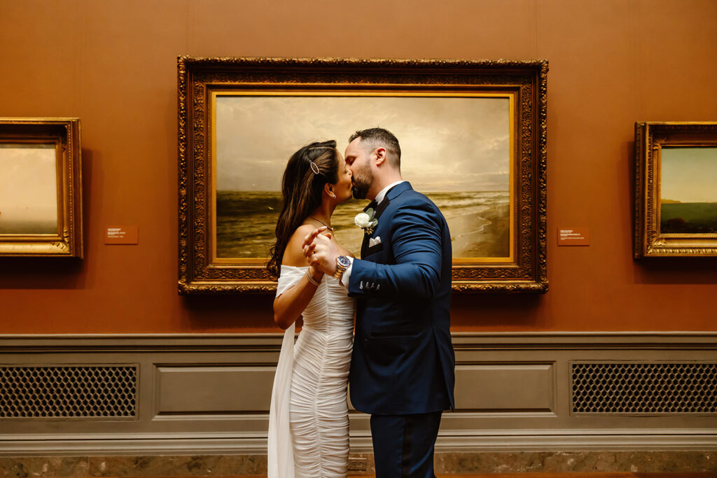 the elopement couple at the National Gallery of Art for wedding photos