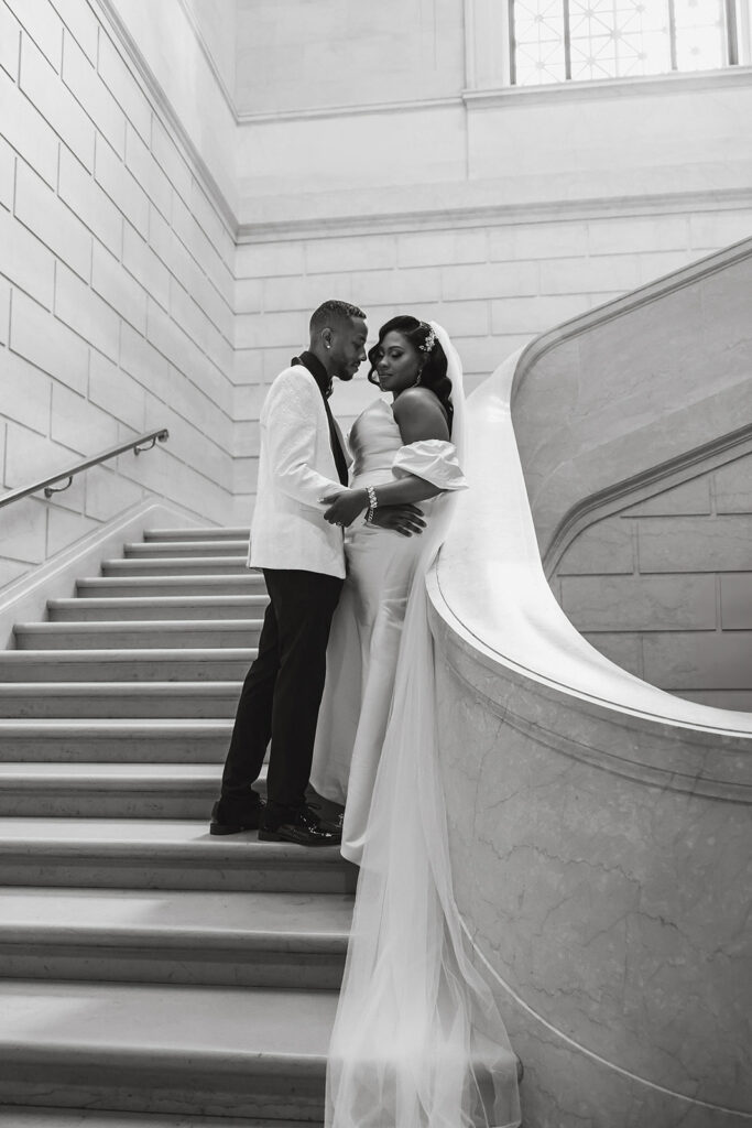 the wedding couple on the staircase at the National Gallery of Art