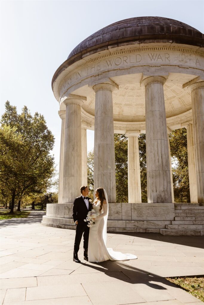 romantic dc elopement at the war memorial