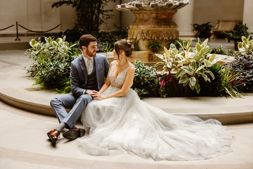 the wedding couple at the National Gallery of Art