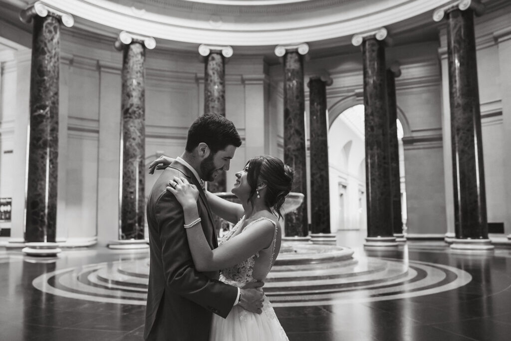 the wedding couple at the National Gallery of Art in DC