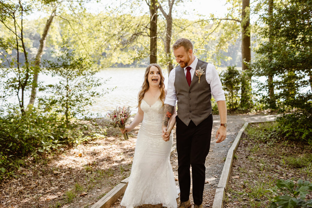 elopement couple at seneca creek state park