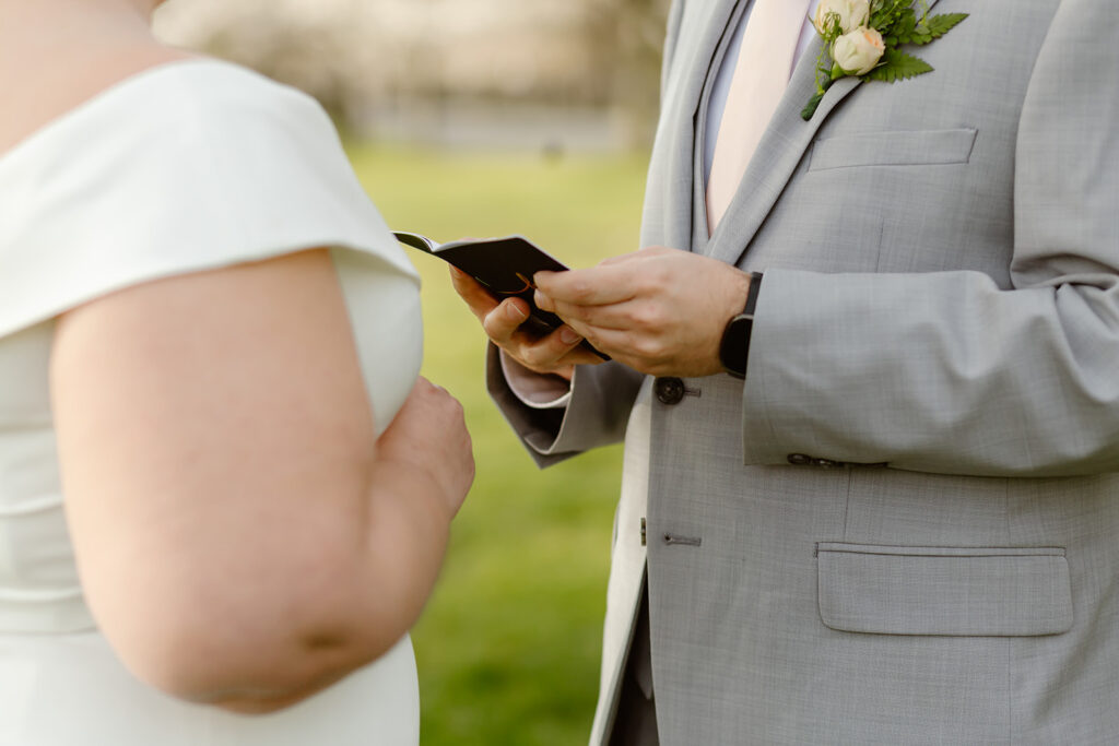 elopement ceremony at east potomac park in dc