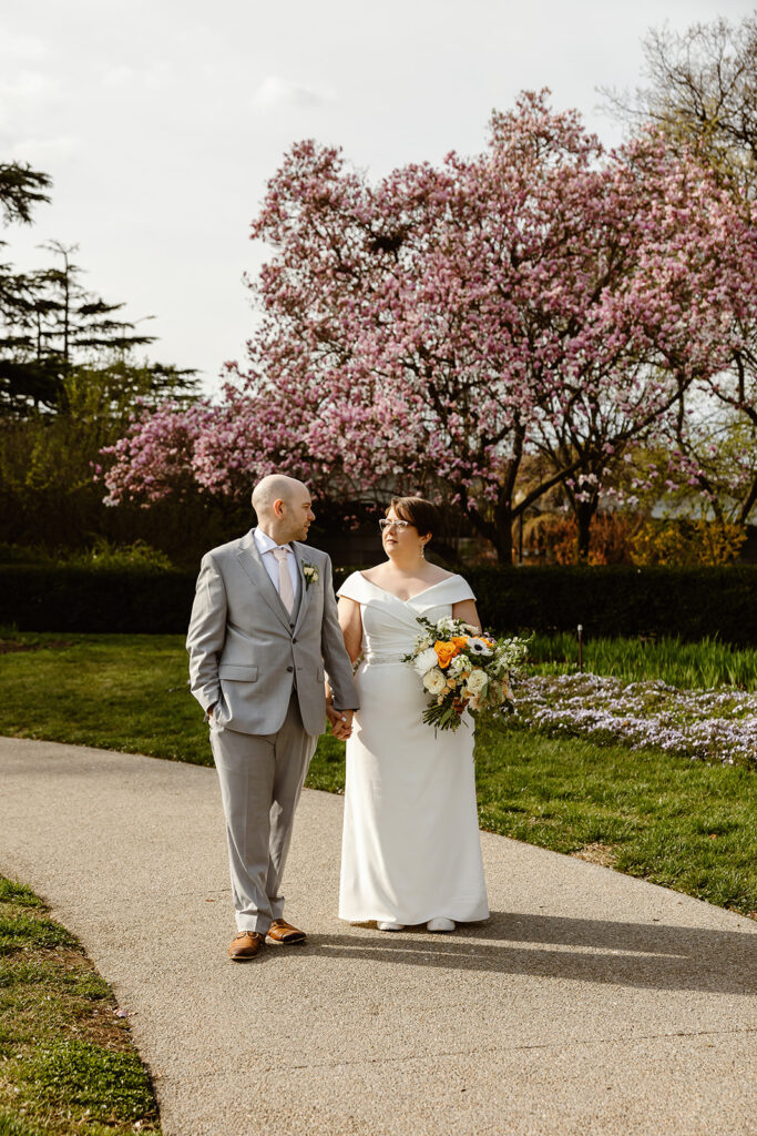 cherry blossom wedding photos in washington dc