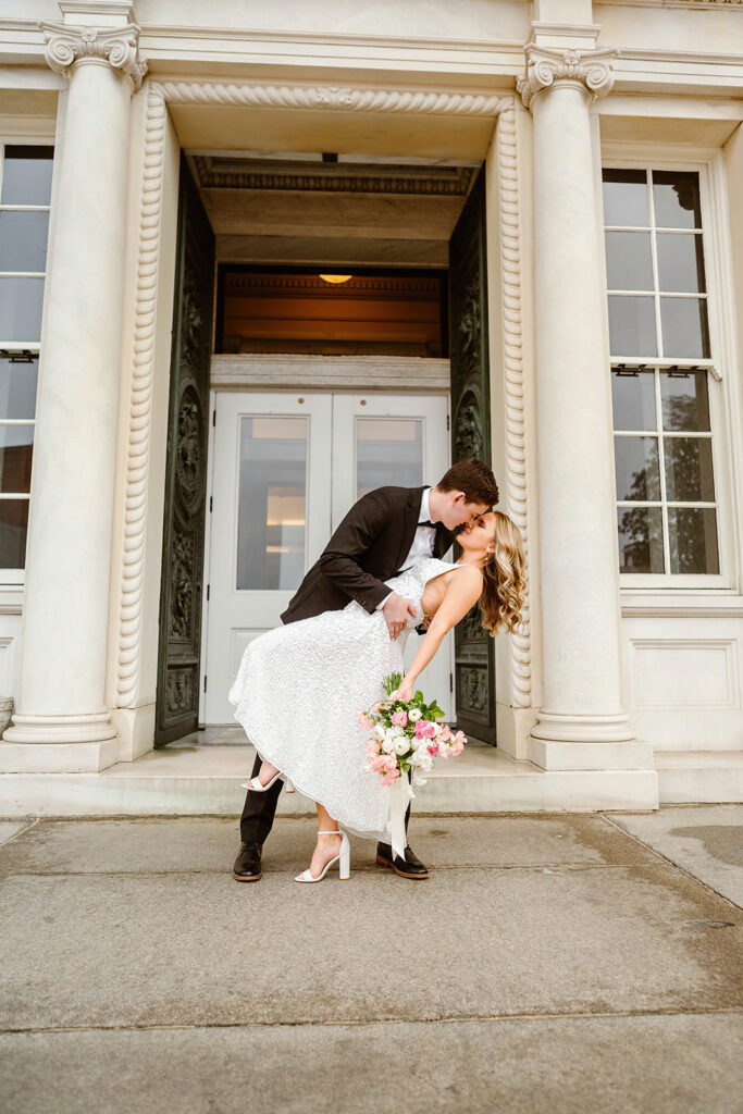 bride and groom at the Annapolis courthouse