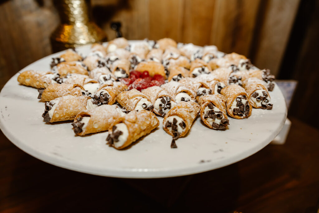 cannoli dessert plate