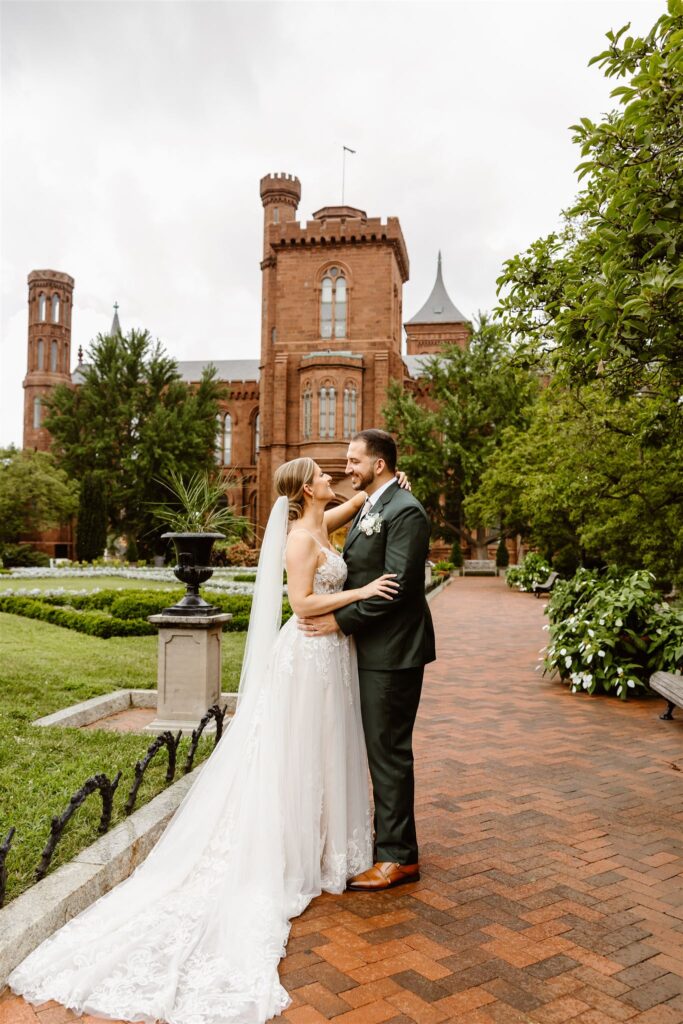 sweet bride and groom at the smithsonian castle garden