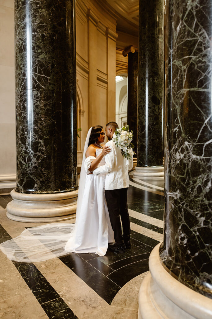 bride and groom last minute elopement at the national gallery of art