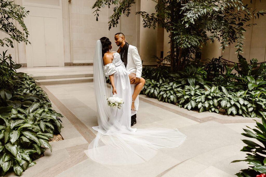 bride and groom last minute elopement at the national gallery of art
