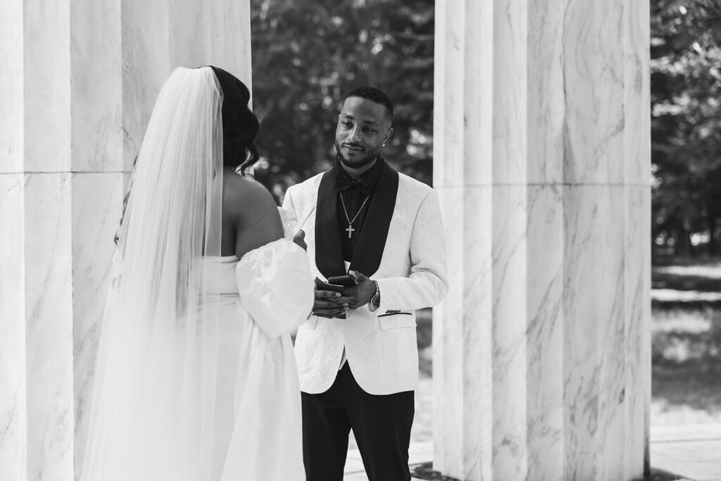 last minute elopement ceremony at dc war memorial
