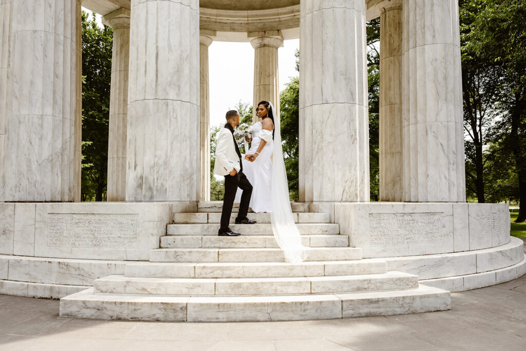 beautiful last minute elopement at the dc war memorial
