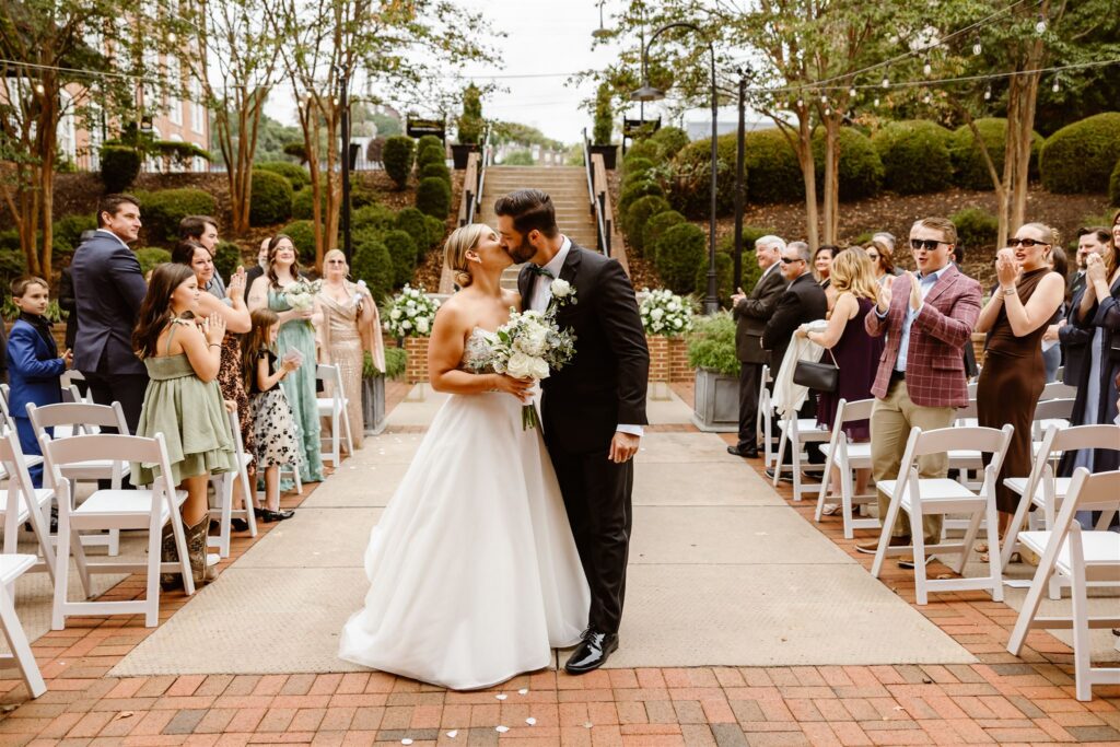 intimate micro wedding ceremony at percivals island