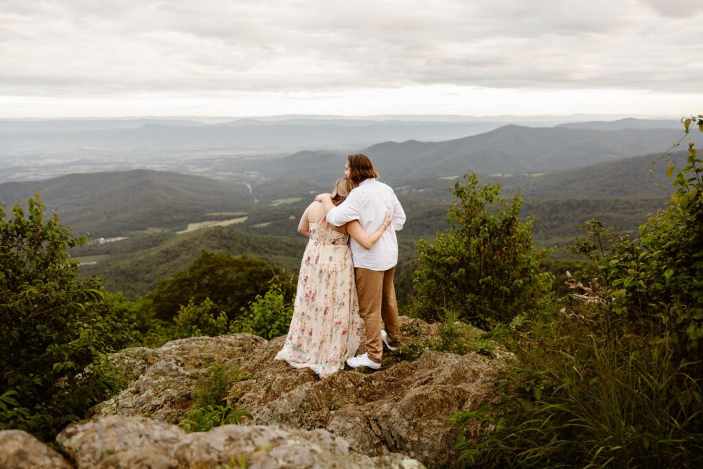 elopement couple at a mountain overlook in shenandoah