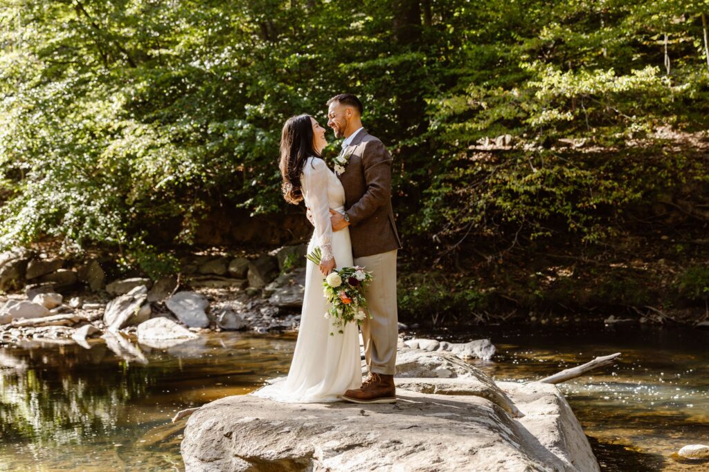 elopement couple at the rock creek park