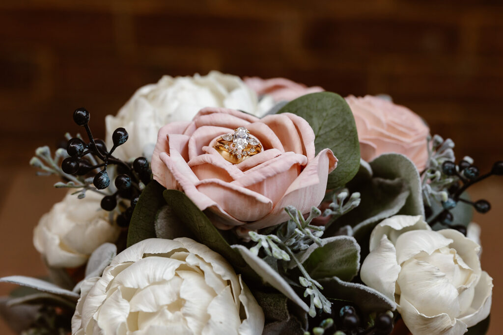 wedding rings in the wedding bouquet